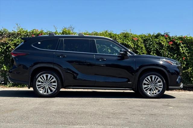 2026 Toyota Highlander Hybrid Platinum