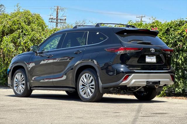 2026 Toyota Highlander Hybrid Platinum