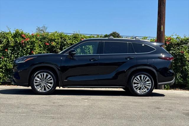 2026 Toyota Highlander Hybrid Platinum