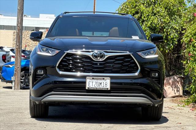 2026 Toyota Highlander Hybrid Platinum