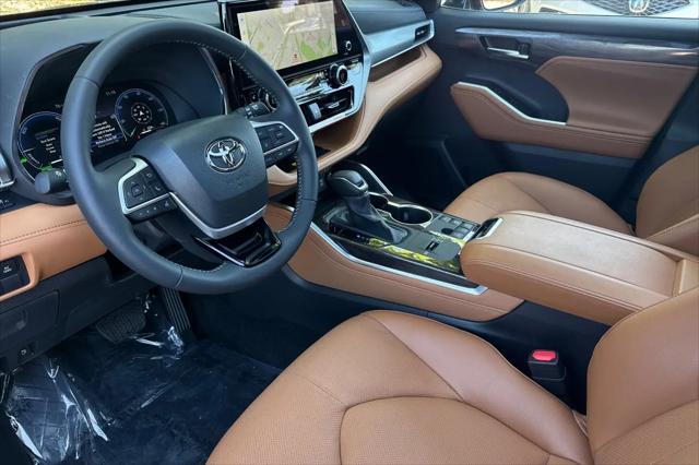 2026 Toyota Highlander Hybrid Platinum