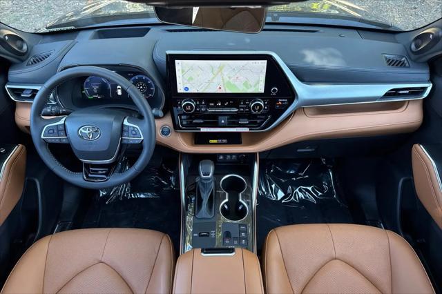 2026 Toyota Highlander Hybrid Platinum