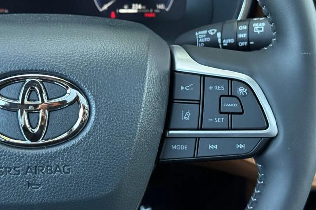2026 Toyota Highlander Hybrid Platinum