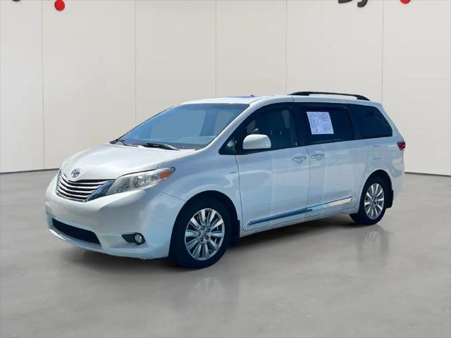 2017 Toyota Sienna XLE 7 Passenger for sale in Vero Beach, FL