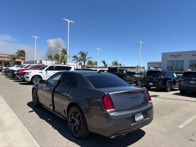2023 Chrysler 300 Touring L