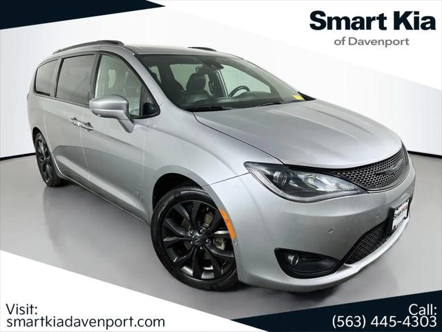 2018 Chrysler Pacifica Touring L for sale in Davenport, IA