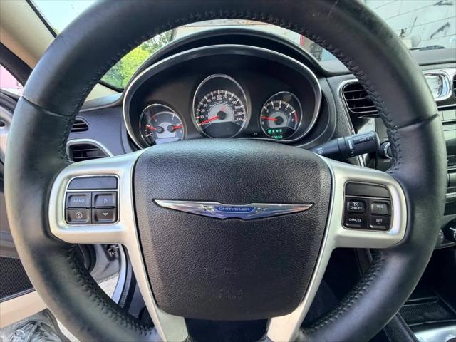 2013 Chrysler 200 Touring