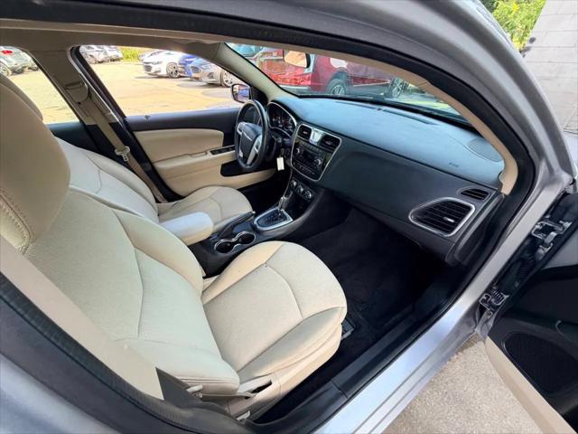 2013 Chrysler 200 Touring