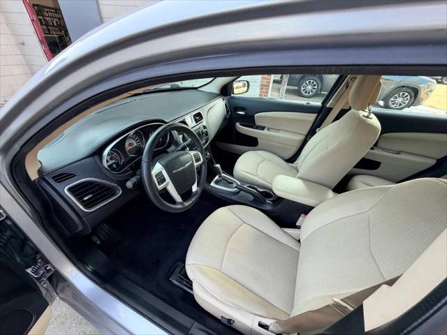 2013 Chrysler 200 Touring