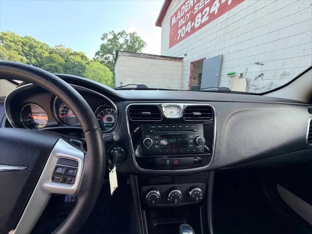 2013 Chrysler 200 Touring