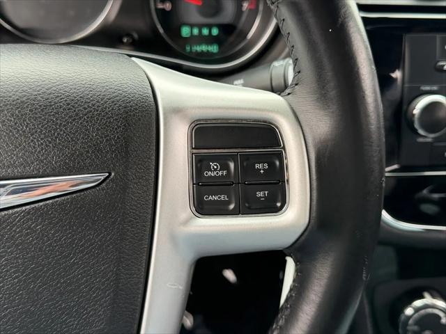 2013 Chrysler 200 Touring