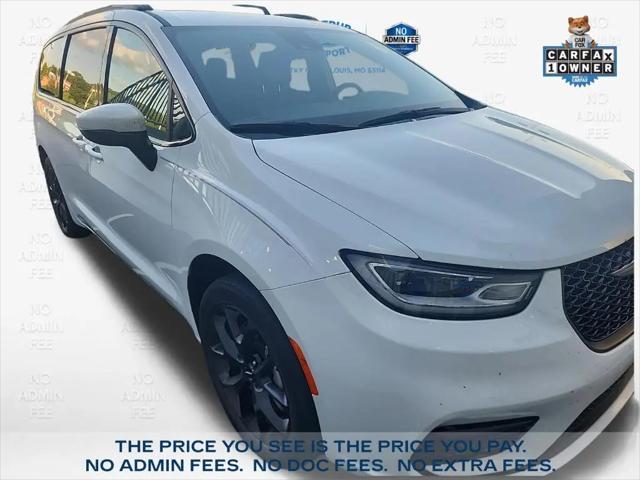 2023 Chrysler Pacifica Touring L AWD for sale in St. Louis, MO
