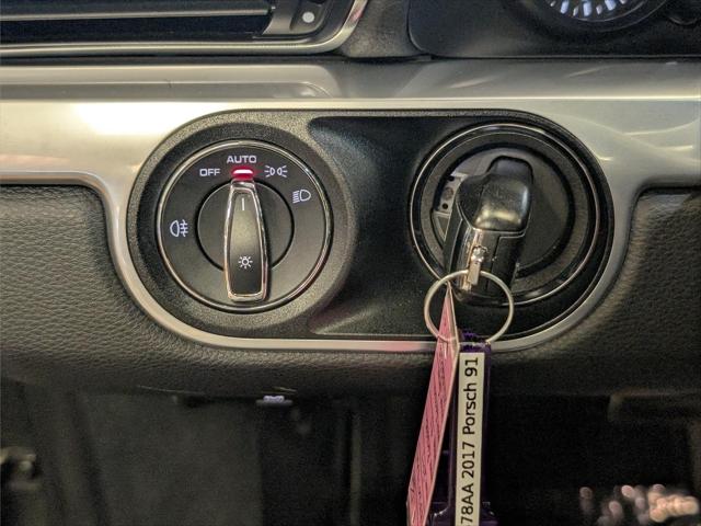 2017 Porsche 911 Carrera