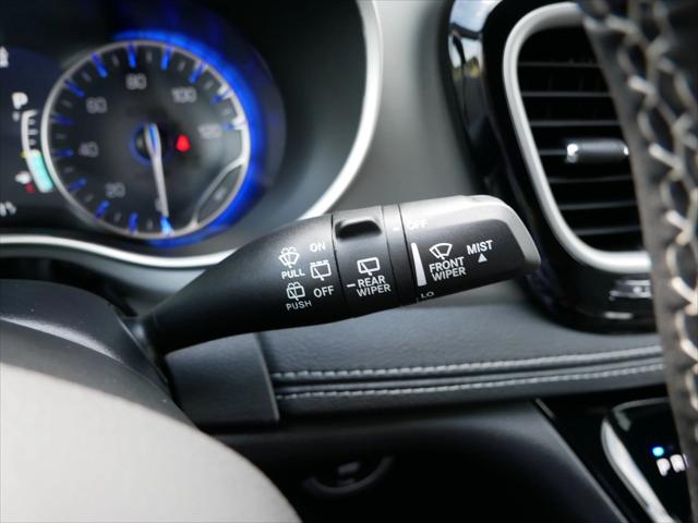 2027 Chrysler Pacifica Select