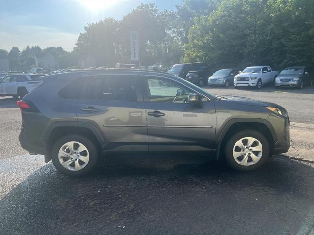 2020 Toyota RAV4 LE 2020 Toyota RAV4 LE