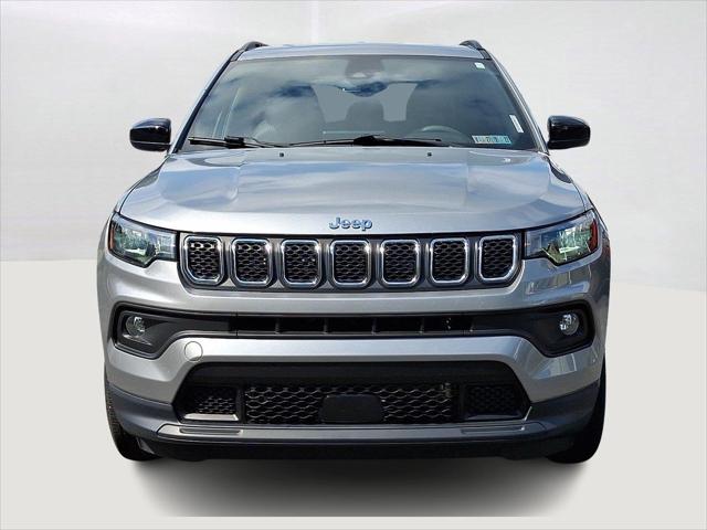 2023 Jeep Compass Latitude Lux FWD 2023 Jeep Compass Latitude Lux FWD