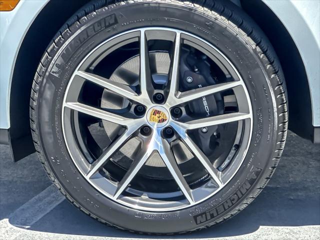 2026 Porsche Macan Unknown