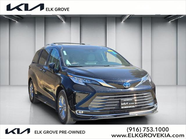 2025 Toyota Sienna Limited for sale in Elk Grove, CA