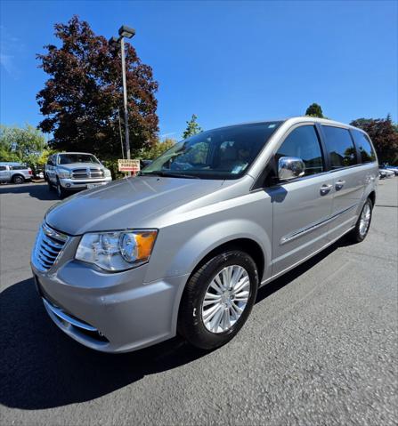 2015 Chrysler Town & Country Touring-L for sale in Portland, OR