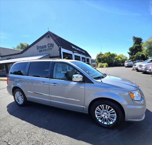 2015 Chrysler Town & Country Touring-L for sale in Portland, OR