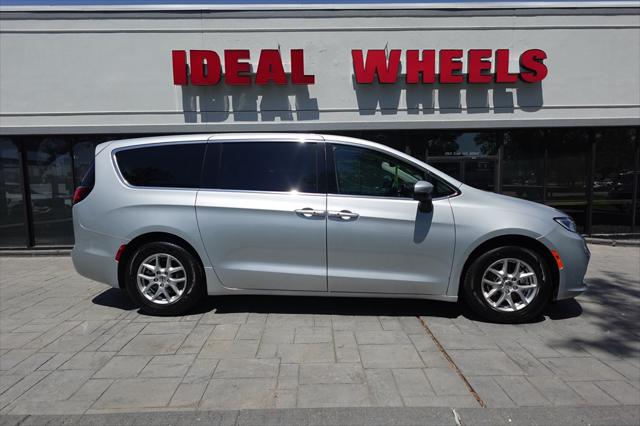 2023 Chrysler Pacifica Touring L for sale in Sioux City, IA