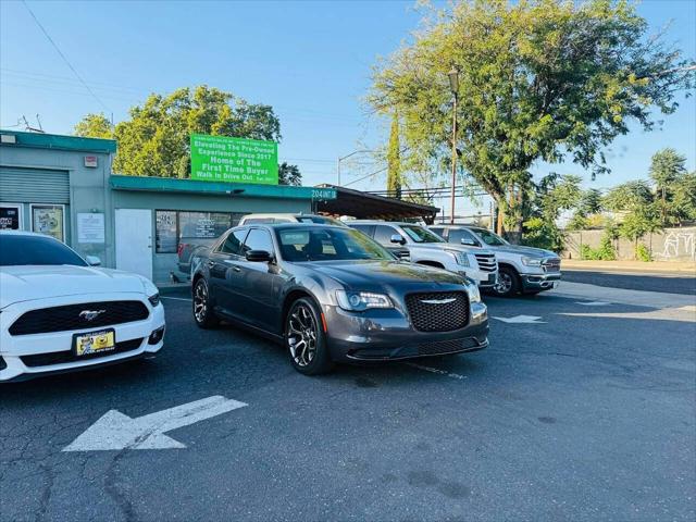 2018 Chrysler 300 Touring