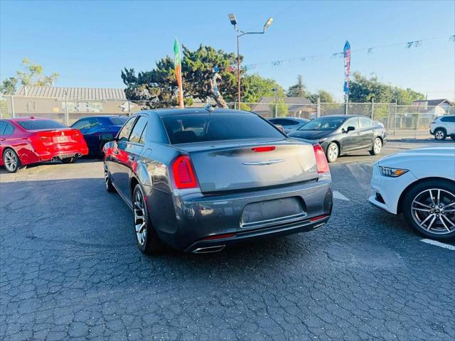 2018 Chrysler 300 Touring