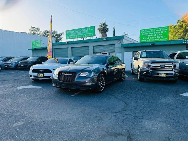 2018 Chrysler 300 Touring