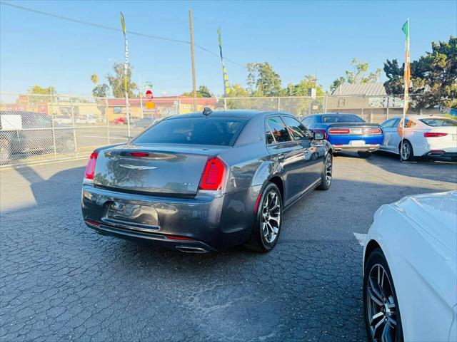 2018 Chrysler 300 Touring