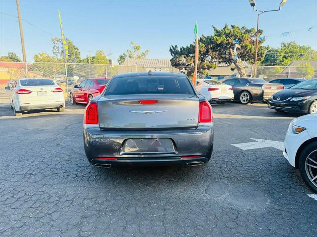 2018 Chrysler 300 Touring