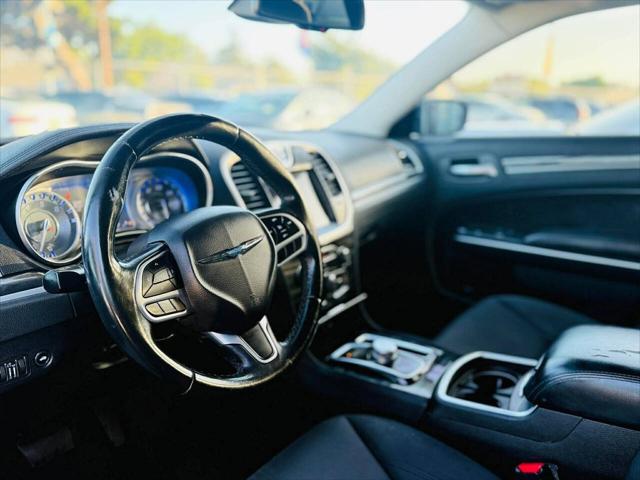 2018 Chrysler 300 Touring