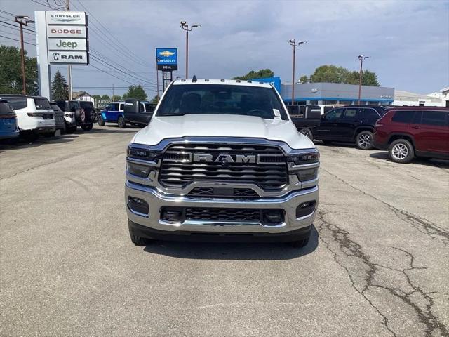 2027 RAM Ram 3500 Chassis Cab RAM 3500 TRADESMAN CREW CAB CHASSIS 4X4 60 CA
