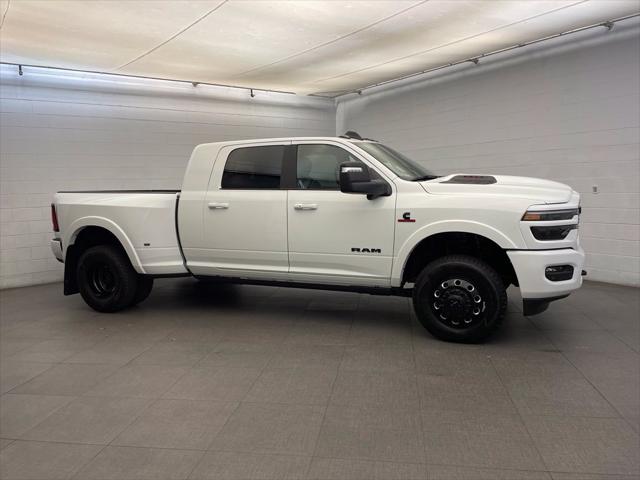 2027 RAM Ram 3500 RAM 3500 LIMITED MEGA CAB 4X4 64 BOX