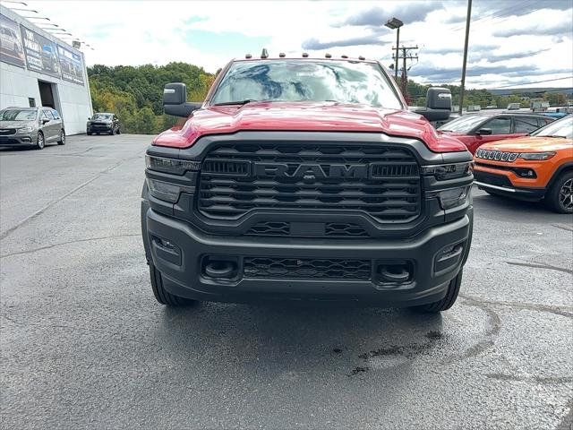 2027 RAM Ram 5500 Chassis Cab RAM 5500 TRADESMAN CHASSIS REGULAR CAB 4X4 60 CA