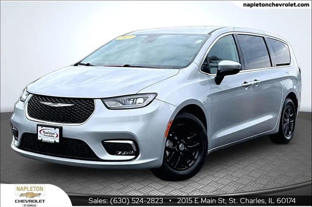 2023 Chrysler Pacifica Touring L for sale in St. Charles, IL