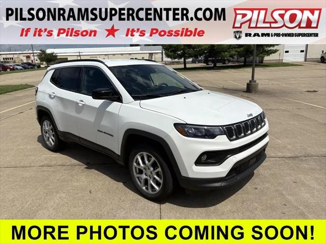 2023 Jeep Compass Latitude Lux FWD for sale in Charleston, IL