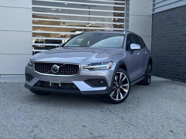 2026 Volvo V60 Cross Country Ultra, B5 AWD Gas (mild hybrid) for sale near Columbus, OH