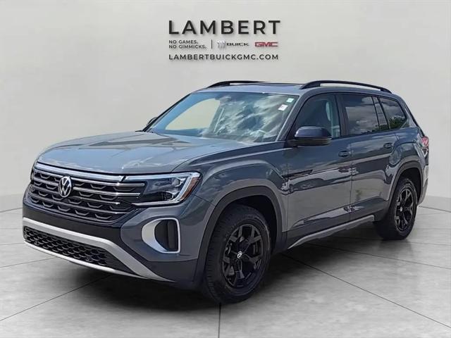 2024 Volkswagen Atlas 2.0T Peak Edition SE w/Technology for sale in Cuyahoga Falls, OH