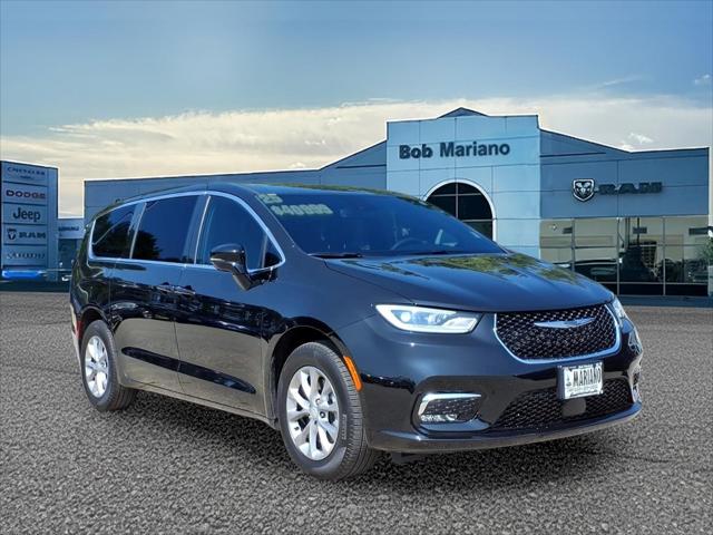 2025 Chrysler Pacifica Select for sale in Concord, NH