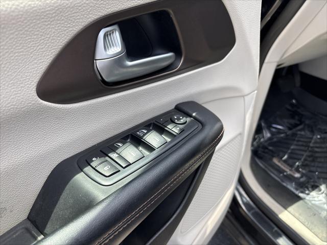 2017 Chrysler Pacifica Touring Plus