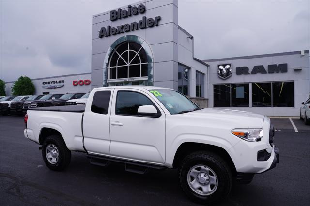 2022 Toyota Tacoma SR 2022 Toyota Tacoma SR