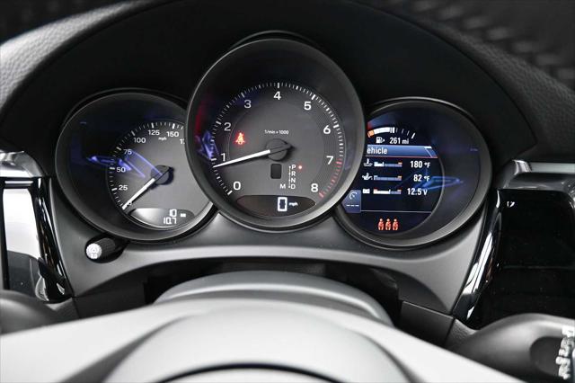 2026 Porsche Macan AWD
