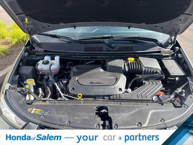 2025 Chrysler Pacifica Select