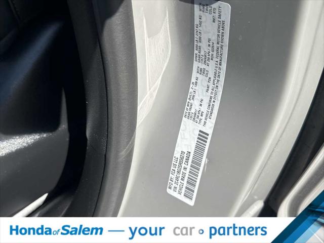 2025 Chrysler Pacifica Select