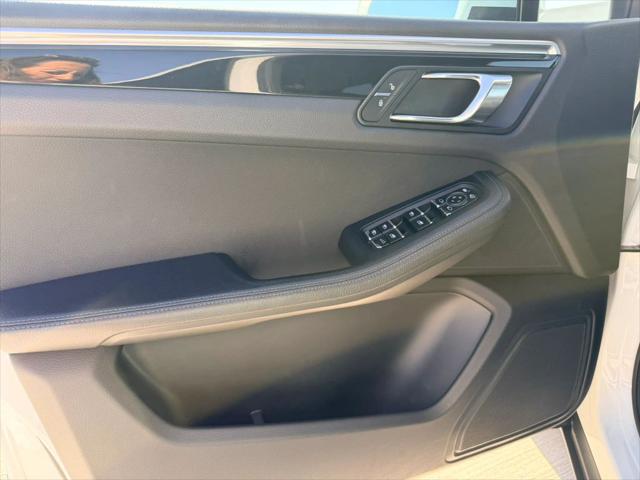 2017 Porsche Macan Sport Utility 4D