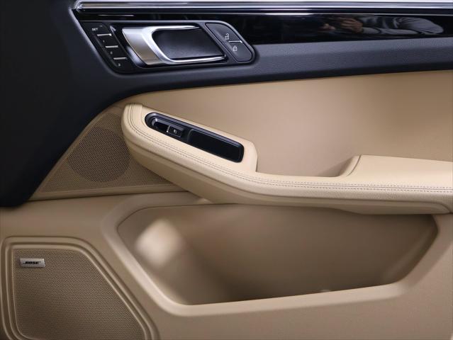 2026 Porsche Macan 4DR AWD