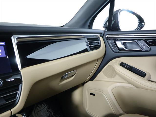 2026 Porsche Macan 4DR AWD