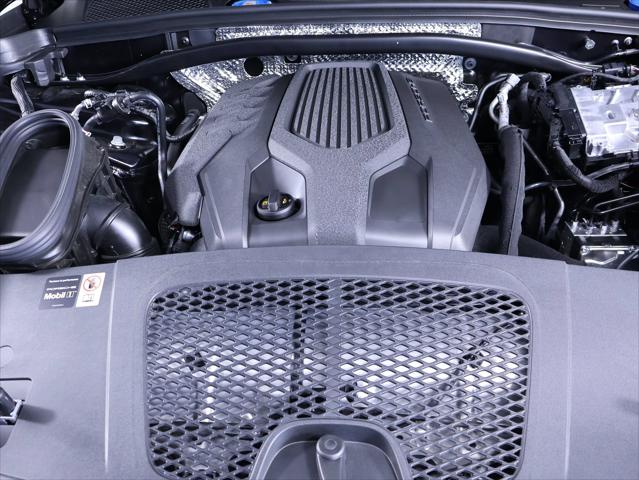 2026 Porsche Macan 4DR AWD