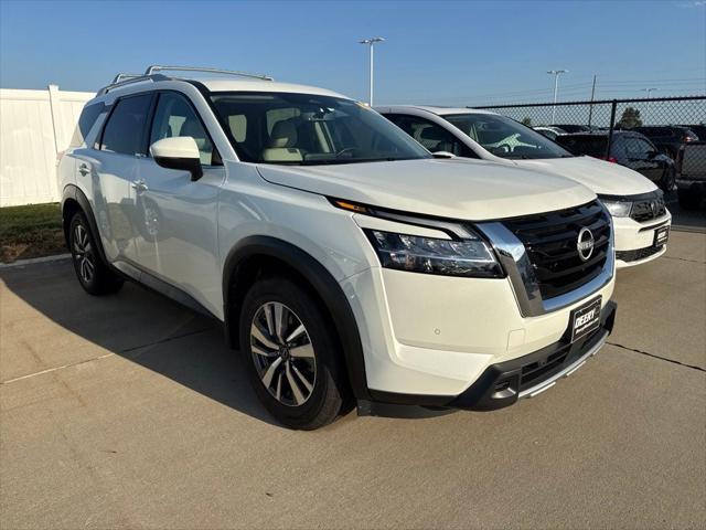 2024 Nissan Pathfinder SL 4WD for sale in Waukee, IA