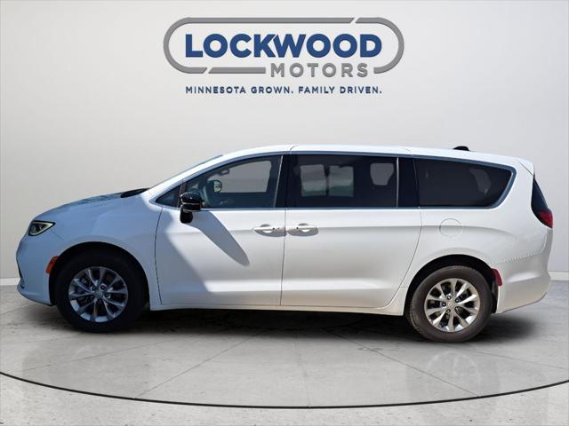2026 Chrysler Pacifica Limited AWD